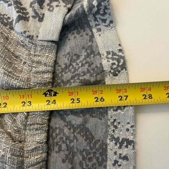 Akemi + Kin Gray Embroidered Sleeveless Mixed Media Blouse Gray Women's Size XL - Picture 9 of 10